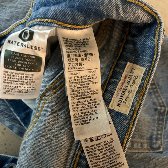 LEVI’S RIBCAGE STRAIGHT ANKLE JENS SIZE 26 EUC - Picture 9 of 10